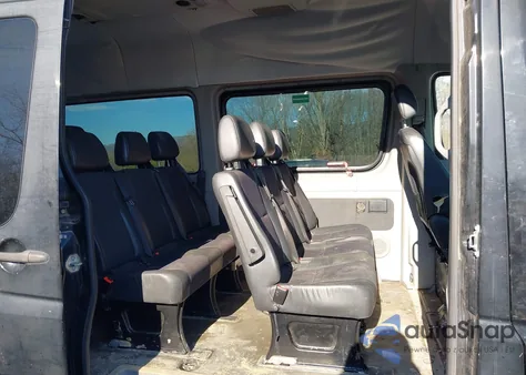 2017 Mercedes-Benz Sprinter 2500 Standard Roof V6 z USA, uszkodzony, nr VIN WDZPE7CDXHP550431